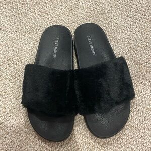 Steve Madden black slides with fur